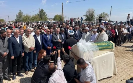 Narin Güran katledildiği mahallede defnedildi