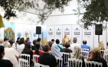 Kitapseverler Gemlik Kitap Limanı’na akın etti