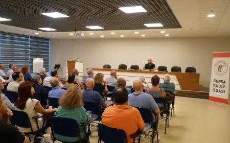 Bursa Milletvekili Prof. Dr. Kayıhan Pala hekimlerle bir araya geldi