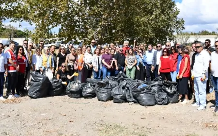 Çanakkale'de “Dünya Temizlik Günü” kapsamında çevre temizliği yapıldı