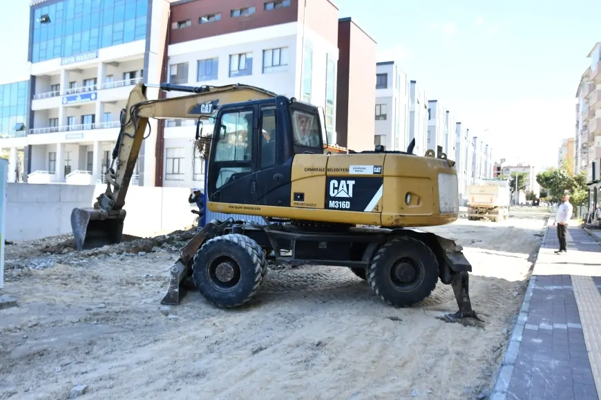 Fevzi Renda Sokak'ta Üstyapı Yenileme Çalışmaları Devam Ediyor