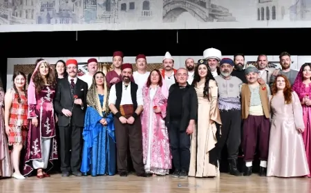 Yedi Kocalı Hürmüz yeni sezonda perdelerini Çanakkale'de açtı