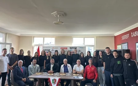 Kepez’de Spor Hamlesi: 3 Amatör Kulüp ve Profesyonel Voleybol Takımı