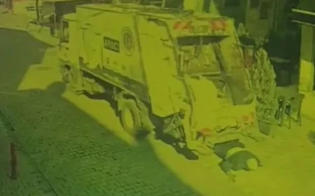 Çanakkale’de geri dönüşüm kamyonu ezdiği kişi hayatını kaybetti