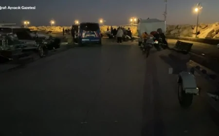 Küçükkuyu Limanında Hareketsiz Yatan Kişi Hayatını Kaybetti: Soruşturma Başlatıldı