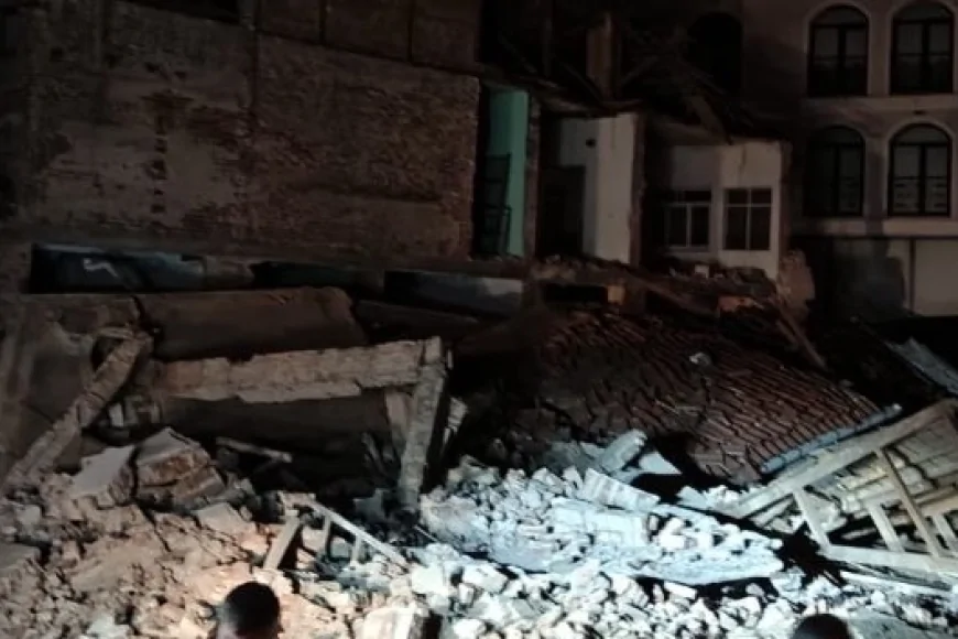 Balıkesir Sındırgı’da 6,2 Büyüklüğünde Deprem: Şehir Merkezinde Yıkım