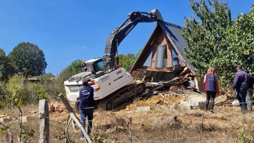 Çanakkale'de kaçak yapılar yıkılıyor
