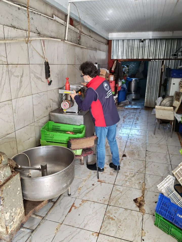 İzinsiz ve Uygunsuz Et İşleme Tesisine Mühür