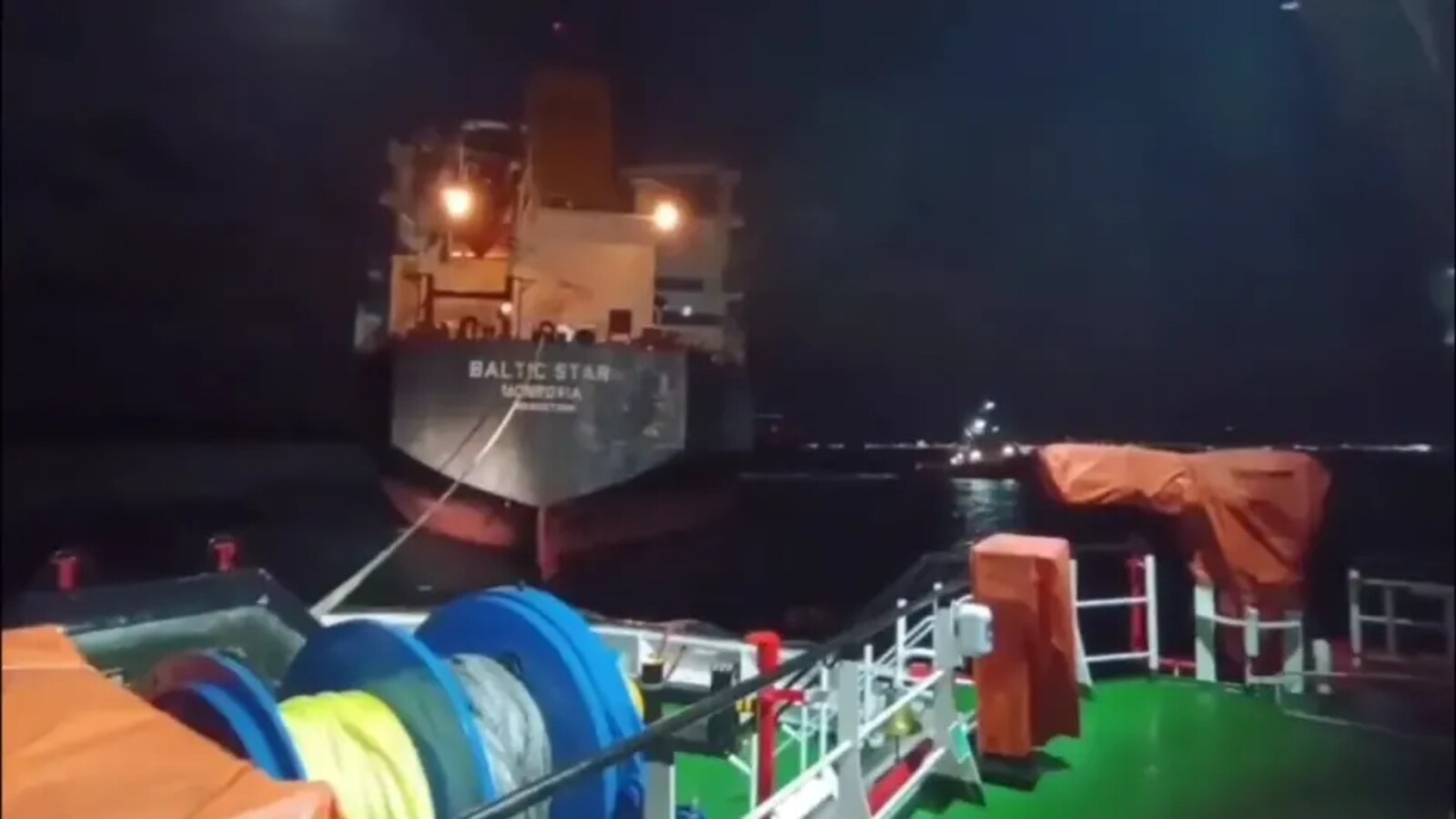 Çanakkale Boğazı’nda Arızalanan Kimyasal Tanker Karanlık Liman’a Çekildi