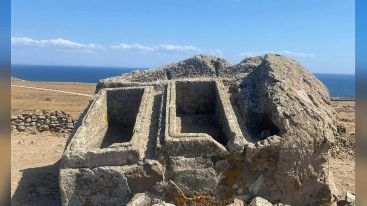 Gökçeada’daki 2 Bin 400 Yıllık İkiz Lahit Geçmişe Işık Tutuyor