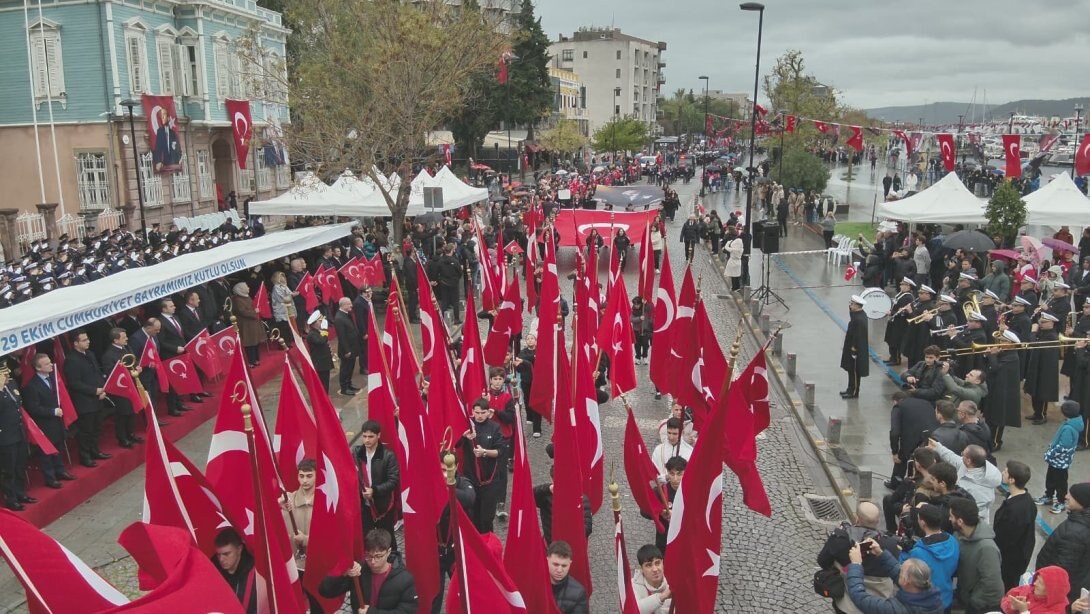 Çanakkale’de 29 Ekim Coşkusu: Cumhuriyet’in 103. Yılı Törenlerle Kutlandı