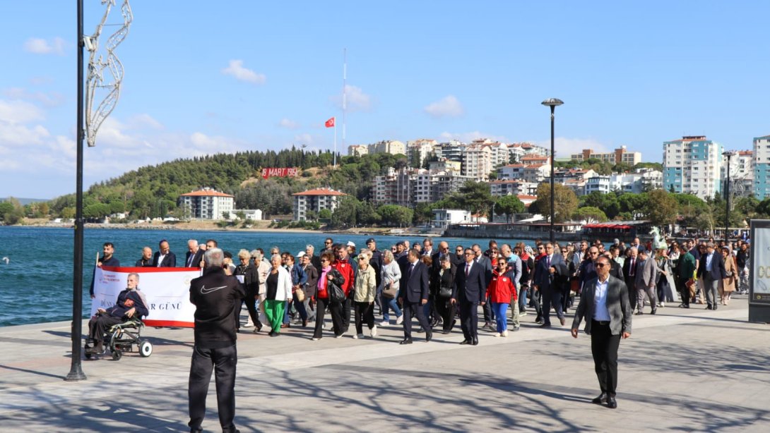 Çanakkale’de Dünya Yaşlılar Günü Yürüyüşü Truva Atı’nda Tamamlandı