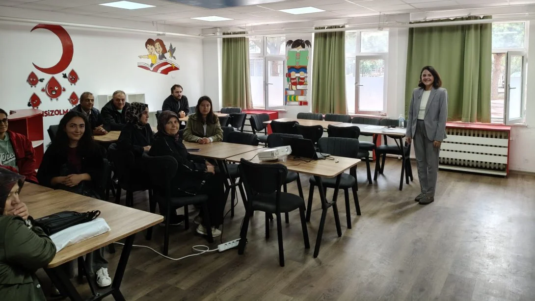Bayramiç’te servis personeline özel gereksinimli öğrencilerin taşınması eğitimi
