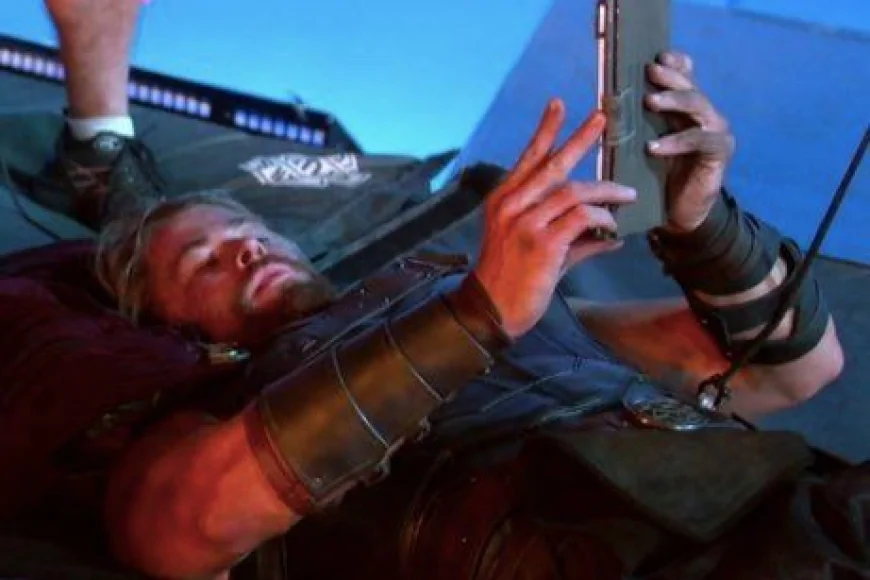 Thor’un Mjölnir’i kırıldıktan sonra yeni silahı Stormbreaker’ı kim yapar?